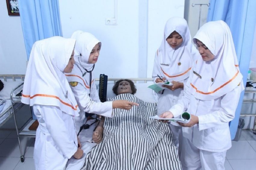 Biaya Kuliah Keperawatan Universitas Di Indonesia Segini Yang Harus 7370 Hot Sex Picture 9248