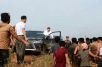 Kim Jong-un Naik Mobil Mewah Sambangi Desa Dilanda Banjir