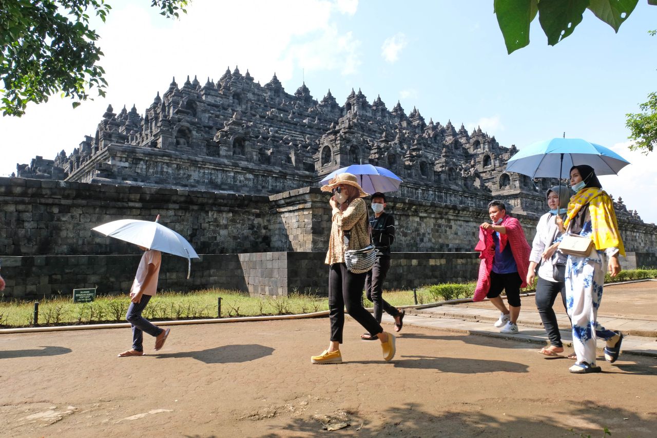 Foto Perayaan Waisak Ditiadakan Wisatawan Liburan Ke Borobudur