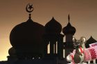 Si Kaya Membangun Masjid dan Sekolah tetapi Masuk Golongan yang Tertipu