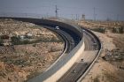 Israel Bangun Tembok untuk Lindungi Jalan Raya Dekat Jalur Gaza