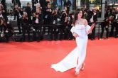 Anne Hathaway Debut di Red Carpet Festival Film Cannes 2022