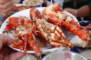 Menikmati Lobster di Pantai Timang, Rasanya Bikin Turis Ketagihan