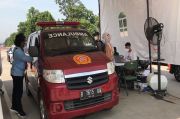 Demi Bisa Vaksin Drive Thru di Tol Jagorawi, Ketua RW Ini Angkut Warganya Pakai Ambulans