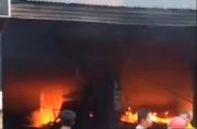 Bengkel Motor Terbakar Hebat, Ibu dan 2 Anaknya Tewas Terjebak di Lantai 2