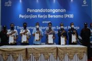 Dongkrak Kesejahteraan Karyawan, PT Transjakarta Teken PKB dengan Serikat Pekerja