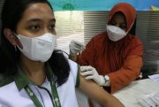Dinas Kesehatan DKI Gencarkan Vaksinasi Booster Malam Hari di Masjid-masjid