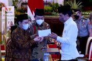 Jokowi Imbau Pejabat Negara hingga Kepala Daerah Berzakat di Baznas