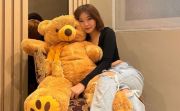 Jawab Penasaran Netizen, Livy Ungkap Asal Usul Boneka Beruang Kesayangan