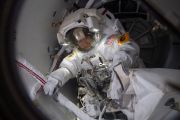 Helm Terisi Air, Astronot ISS Kini Tak Bisa Keluar Kabin
