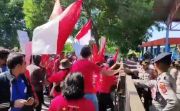 Ratusan Buruh Geruduk Kompleks Perumahan Pejabat PT Pertamina