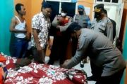 Sedang Asyik Mandi Keringat Tanpa Baju di Kamar Hotel, 4 Pasangan Mesum Kaget Digerebek Polisi
