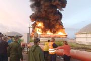 Pelabuhan Supertanker Kuba Terbakar Hebat, Puluhan Luka dan 17 Petugas Pemadam Hilang