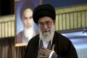 Sebut Demonstran Bodoh, Khamenei Menentang Iran Negosiasi dengan AS