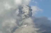 Gunung Lewotobi Laki-Laki Erupsi Pagi Ini, Kolom Abu Membubung Tinggi 900 Meter