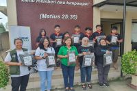 MNC Peduli Beri Bantuan Pupuk Kasgot untuk Berkebun di Panti Asuhan di Tangsel