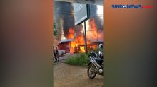 Diduga Lupa Matikan Kompor, Satu Rumah dan Bengkel Terbakar di Jambi