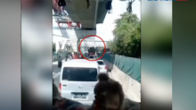 Aksi bajing Loncat Terekam Kamera di Jalan Raya Bekasi Cakung