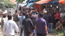 Ratusan Orang Hadang Eksekusi Lapak PKL di Pasar Parung Bogor