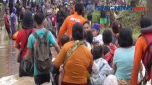 Evakuasi Jasad Korban Banjir Bandang Medan