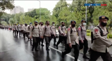 TNI-Polri Siaga Jelang Pemeriksaan HRS di Polda Metro Jaya