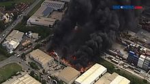 Kebakaran Dahsyat Hanguskan Pabrik di Brisbane, Australia