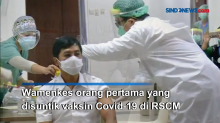 Tenaga Kesehatan RSCM Menjalani Vaksinasi Covid-19
