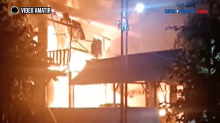 Sebuah Rumah Mewah Hangus Terbakar di Penggilingan, Jakarta