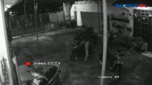 Aksi Pencurian Motor di Masjid Pasar Rebo Jaktim Terekam CCTV
