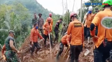 Tim SAR Evakuasi Jasad Korban Tertimbun Tanah Longsor di Kebumen