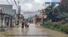 Evakuasi Korban Banjir di Villa Nusa I, BPBD Kabupaten Bogor Kerahkan 3 Perahu