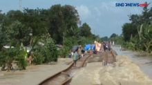 Sejumlah Jadwal Perjalanan Kereta Tertunda Akibat Rel Terendam Banjir