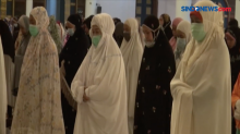 Masjid Al Akbar Menerapkan Protokol Kesehatan saat Salat Tarawih Perdana