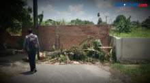 Tutup Akses Jalan, Tembok Setinggi 2 Meter Dirobohkan di Pekanbaru