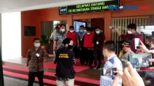 Kejati Banten Menahan 2 Tersangka Kasus Pemotongan Dana Hibah Pondok Pesantren