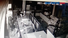 Aksi Pembobolan Minimarket Terekam CCTV, Puluhan Bungkus Rokok Ikut Diambil