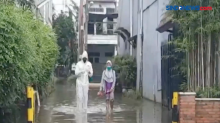 Pasien Covid-19 Dievakuasi Akibat Banjir saat Isolasi Mandiri