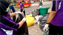 Limbah Medis Menumpuk di Pinggir Jalan Depan RS di Purwakarta