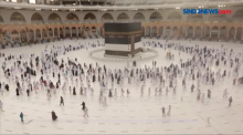 Jamaah Haji Menuju Mina, Petugas Intensif Bersihkan Area Kabah