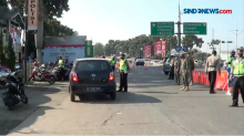 Nekat Masuk Bandung, Puluhan Mobil Diputar Balik di Gerbang Tol Padalarang