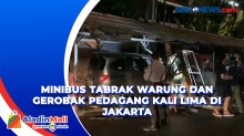 Minibus Tabrak Warung dan Gerobak Pedagang Kali Lima di Jakarta