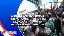 Jadi Tersangka, Rumah Pribadi Gubernur Papua Dijaga Ketat Massa Bersenjata Busur dan Panah