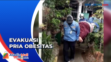 Petugas Damkar Evakuasi Pria Obesitas hendak Berobat di Jatinegara
