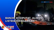Banjir 1 Meter Rendam Perumahan di Ciputat, Petugas Evakuasi Warga dengan Perahu Karet