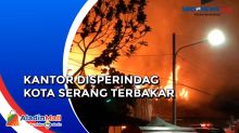 Diduga Korsleting Listrik, Kantor Disperindag Kota Serang Terbakar