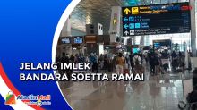 Jelang Tahun Baru Imlek, Bandara Soekarno Hatta Dipadati Penumpang