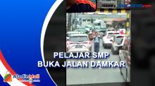 Heroik, Siswa SMP Bantu Buka Jalan Mobil Damkar Bogor yang Terjebak Macet