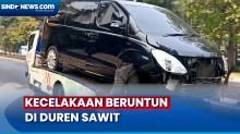 Pengendara Motor Terpental Akibat Kecelakaan Beruntun di Duren Sawit