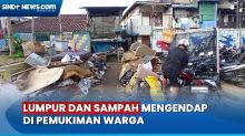 Material Lumpur dan Sampah Masih Mengendap di Pemukiman Warga di Bandung Pascabanjir