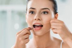 4 Metode Rumahan untuk Jaga Gigi Tetap Putih